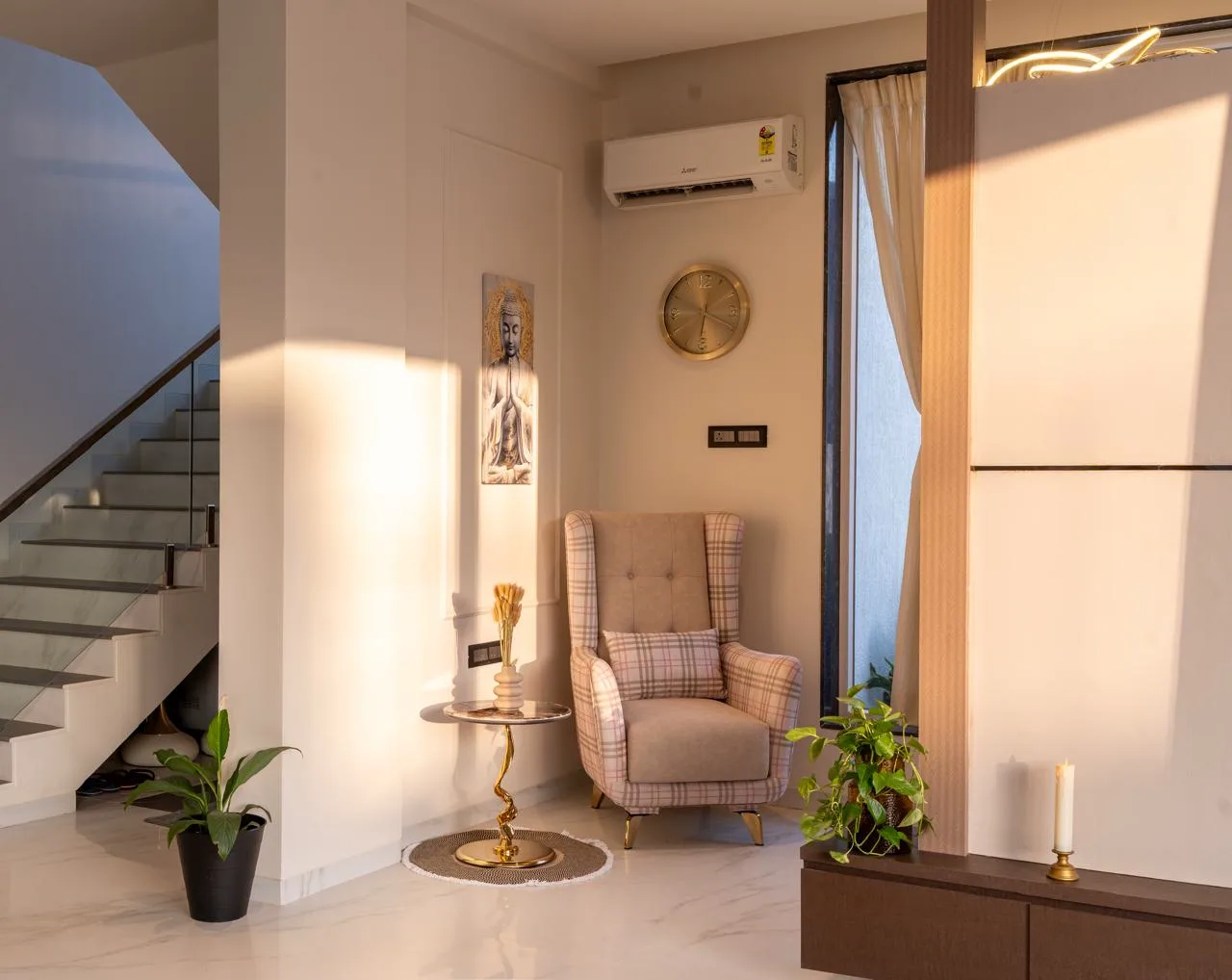 Floor-to-ceiling glass walls