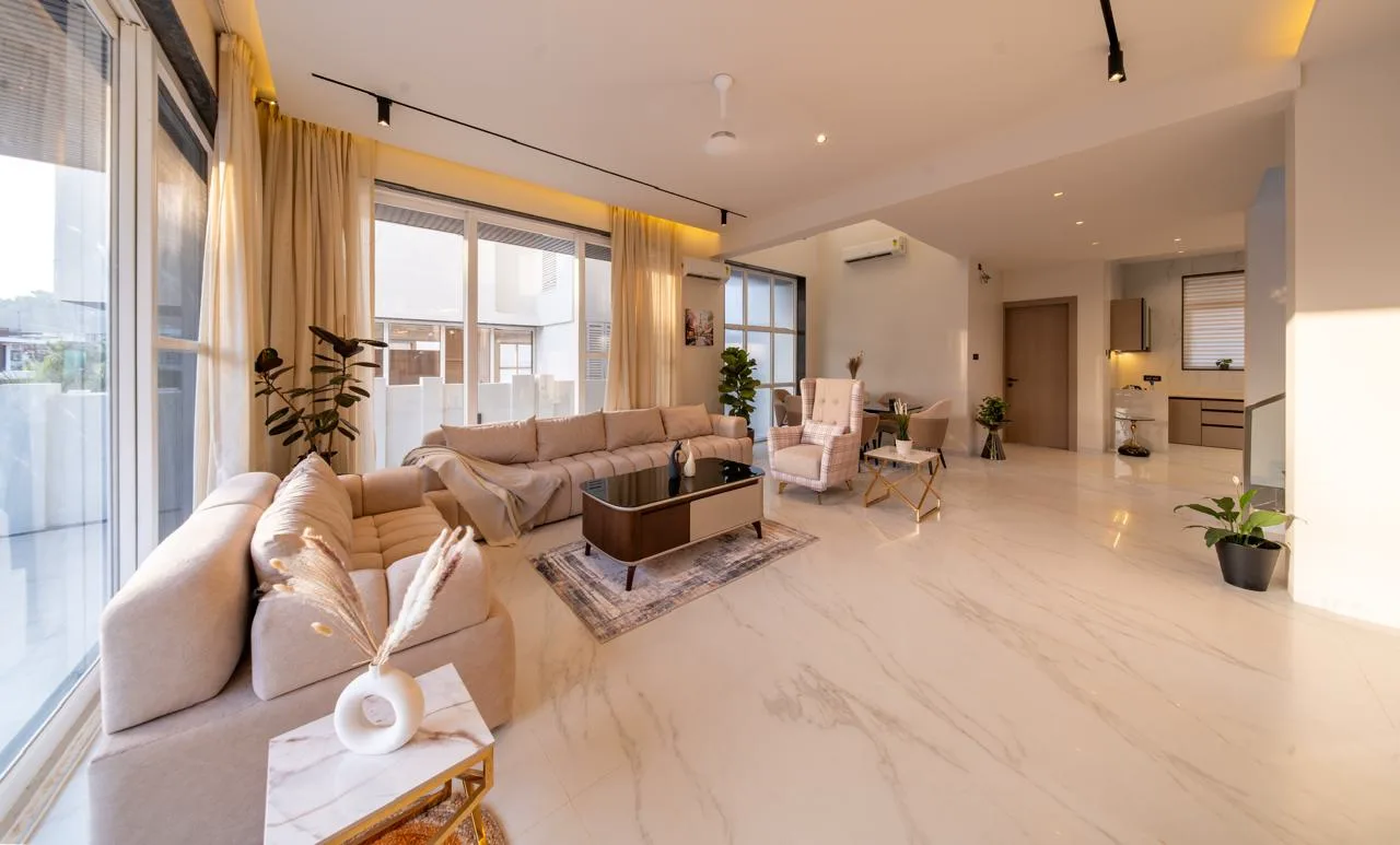 Salon volume & cove lighting